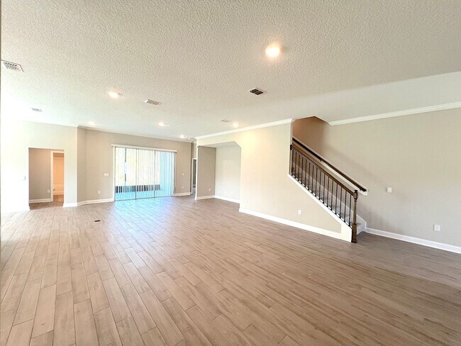 Building Photo - GORGEOUS 5 Bed 4 Bath 3 Car Garage HOME w COMMUNITY POOL for RENT!