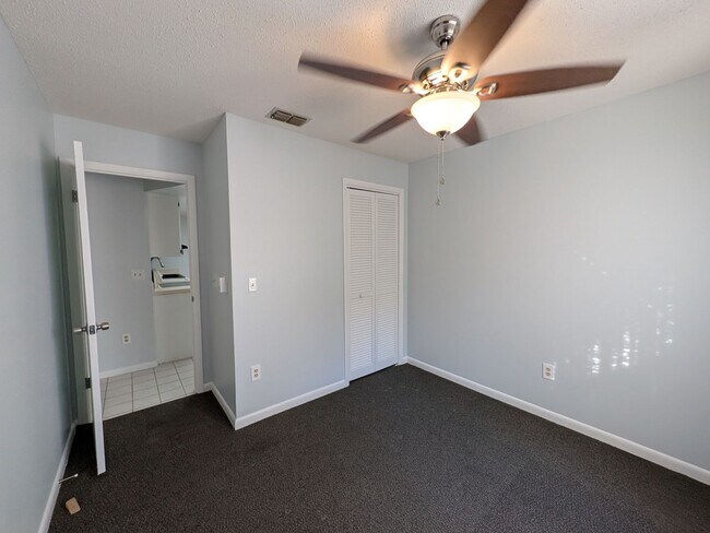 Building Photo - Wonderful 3/2/2 Corner Lot Near Golf Course In Citrus Springs