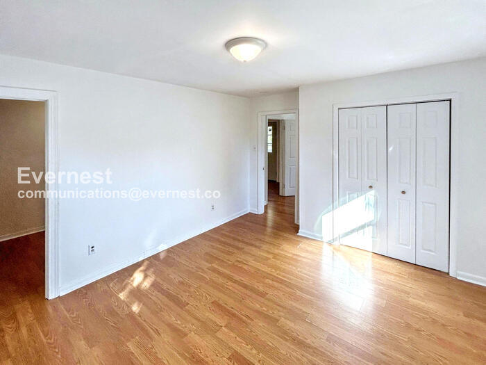 Building Photo - 203 Woodbine St