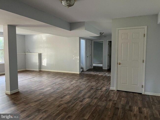 Building Photo - 403 St Marys Ave