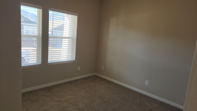 Building Photo - Broadmoor View Subdivision Rancher, Over 2,900 Sq. Ft.