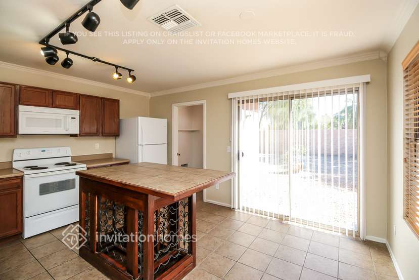 Building Photo - 1813 N 94th Ave