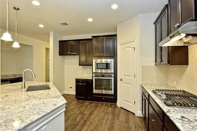 Building Photo - 15821 Cinca Terra Dr