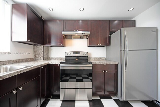 Building Photo - 4142 N Jefferson Ave