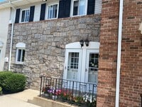 Building Photo - 348 Dawson Ln