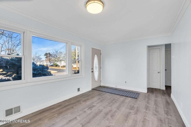 Building Photo - 905 Harrison Rd