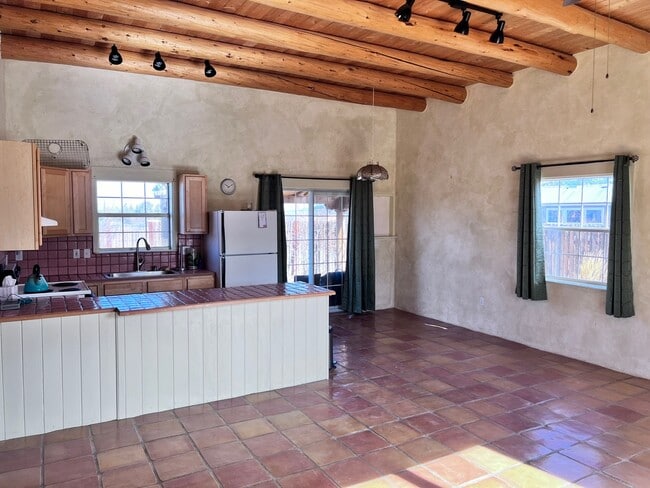 Building Photo - 26 Balsamo Ln