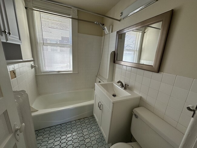 Building Photo - 2509 Aldrich Ave S