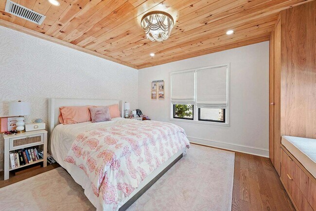 Building Photo - 3211 Washington Rd