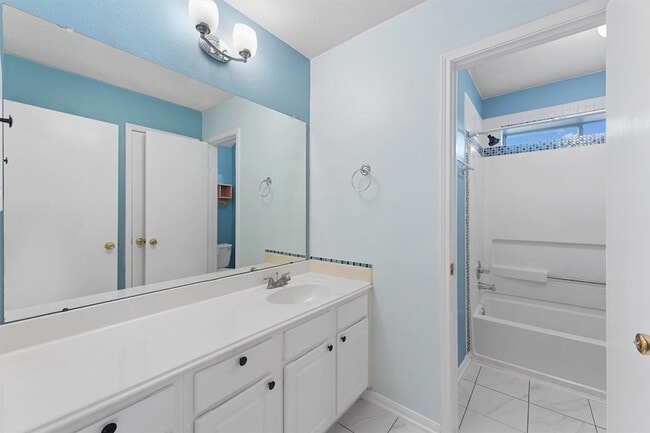 Building Photo - 17206 Stonebridge Trail