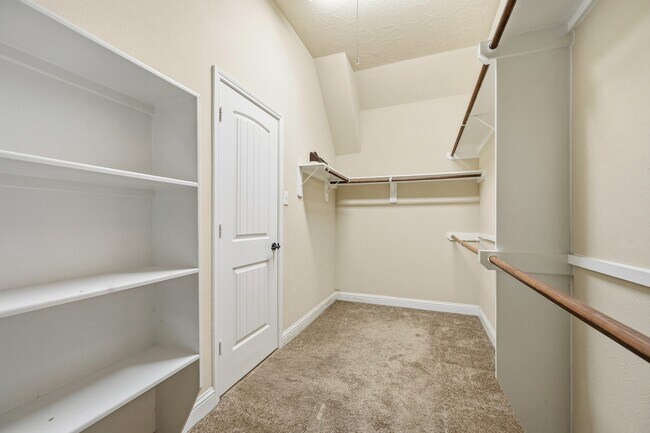 Building Photo - 8111 Sweet Gardens Ct