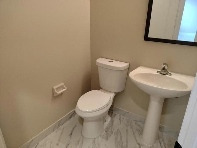 Building Photo - 5671 Sunberry Cir