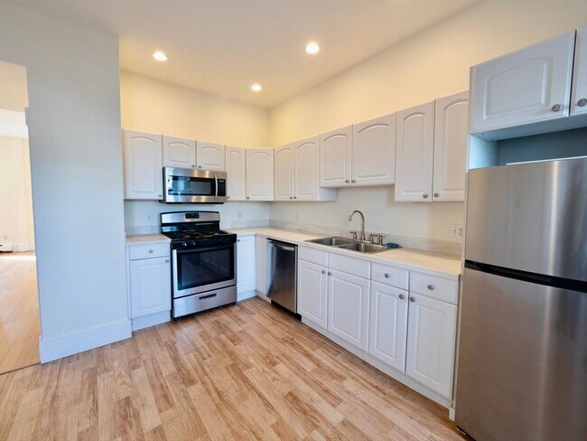 Building Photo - 27 Fort Ave