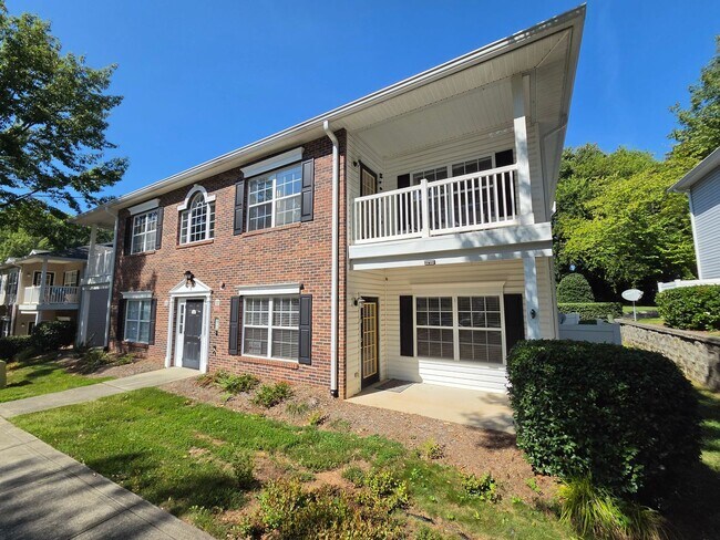 Building Photo - 21231 Hickory St