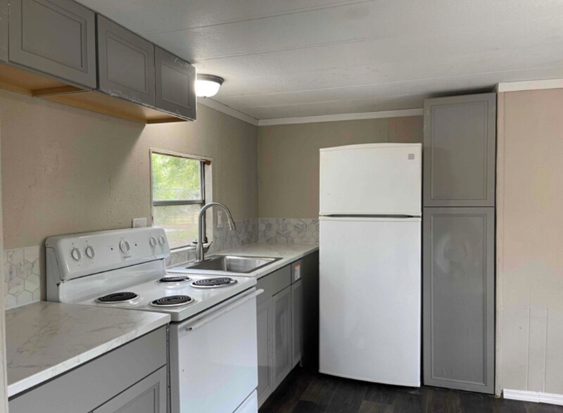Building Photo - 11546 SW 37th St