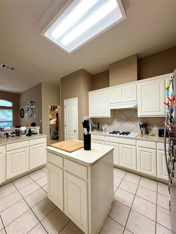 Building Photo - 207 Kettleman Ln N