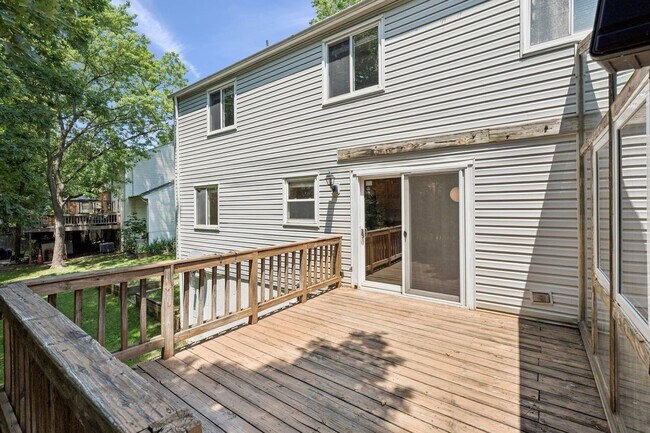 Building Photo - Home in Highly Desirable Forest Ridge!