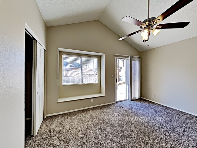 Building Photo - 1740 La Cruz Dr