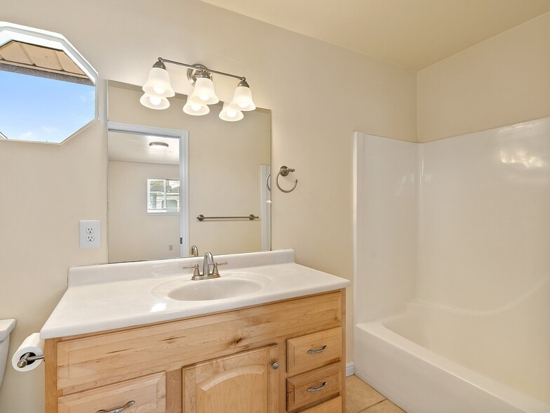 Building Photo - 6438 Tamra Dr