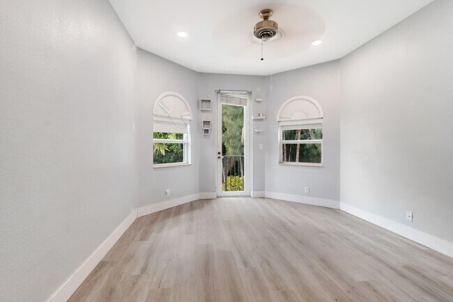 Building Photo - 6301 SW 58th Ct