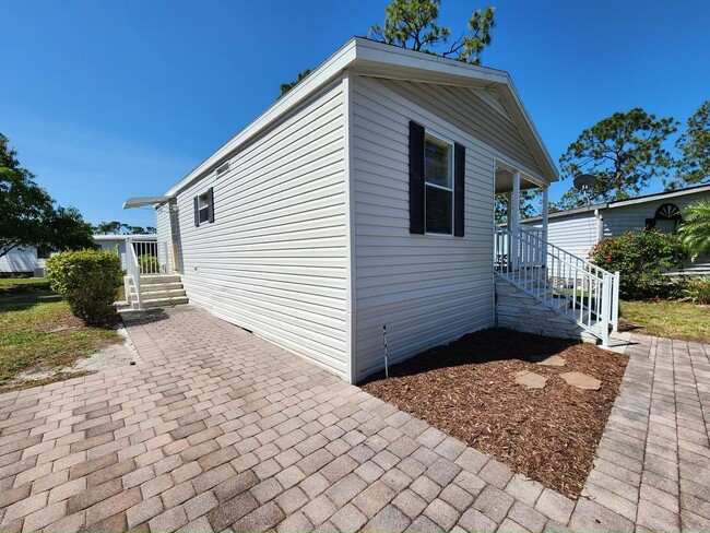 Building Photo - 19237 Cedar Crest Ct