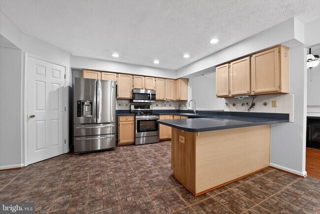 Building Photo - 7916 Evesboro Dr