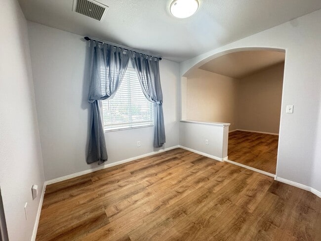 Building Photo - 3310 Robin Nest Ct