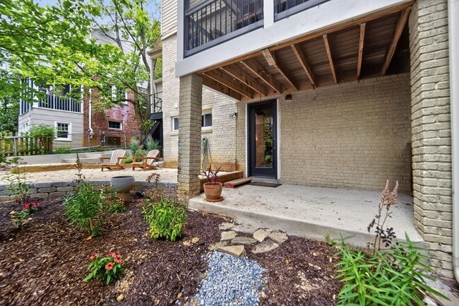 Building Photo - Boho Retreat in the Heart of Cheverly