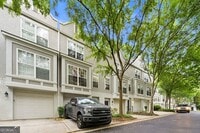 Building Photo - 1133 Village Ct SE