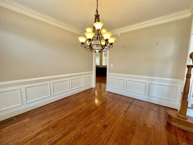 Building Photo - 4 Bed, 2 Bath Nest With Pool In Mariner's Pointe