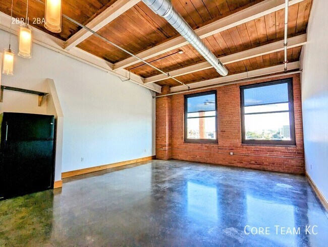 Building Photo - 382 W 22nd St