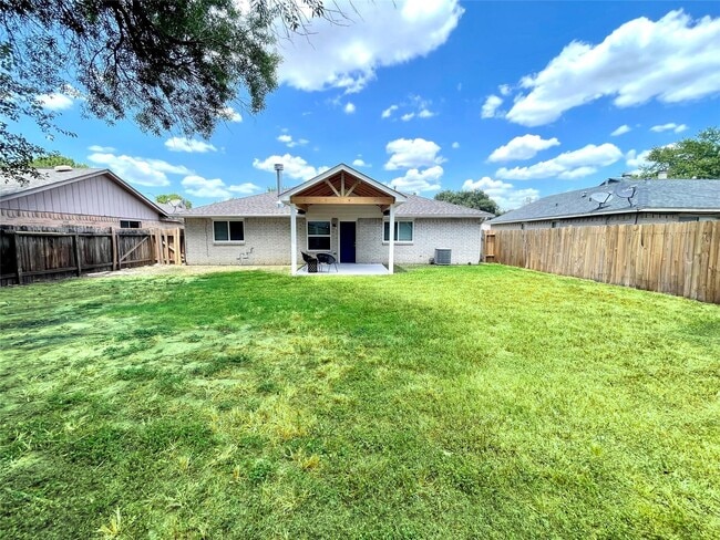 Building Photo - 18635 Andalusian Dr