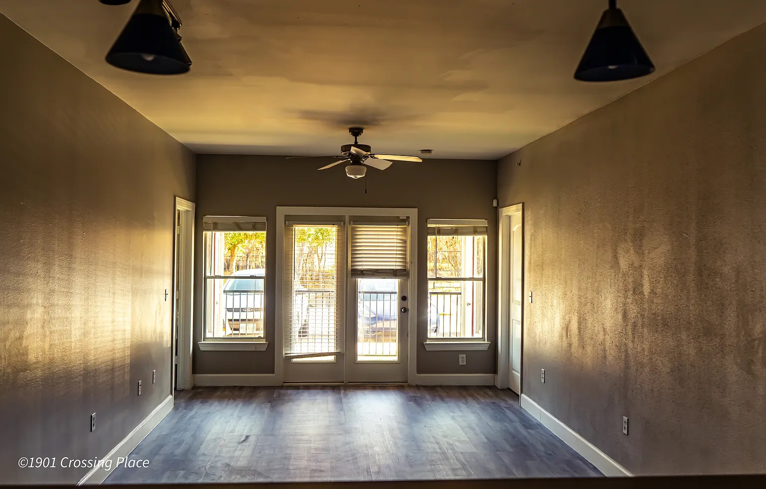 Building Photo - Room in Condo on Crossing Pl