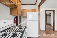 Building Photo - 504 Fair Oaks St
