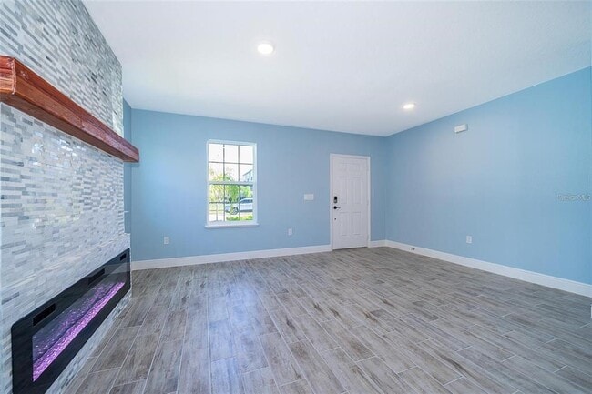 Building Photo - 626 Taft Dr