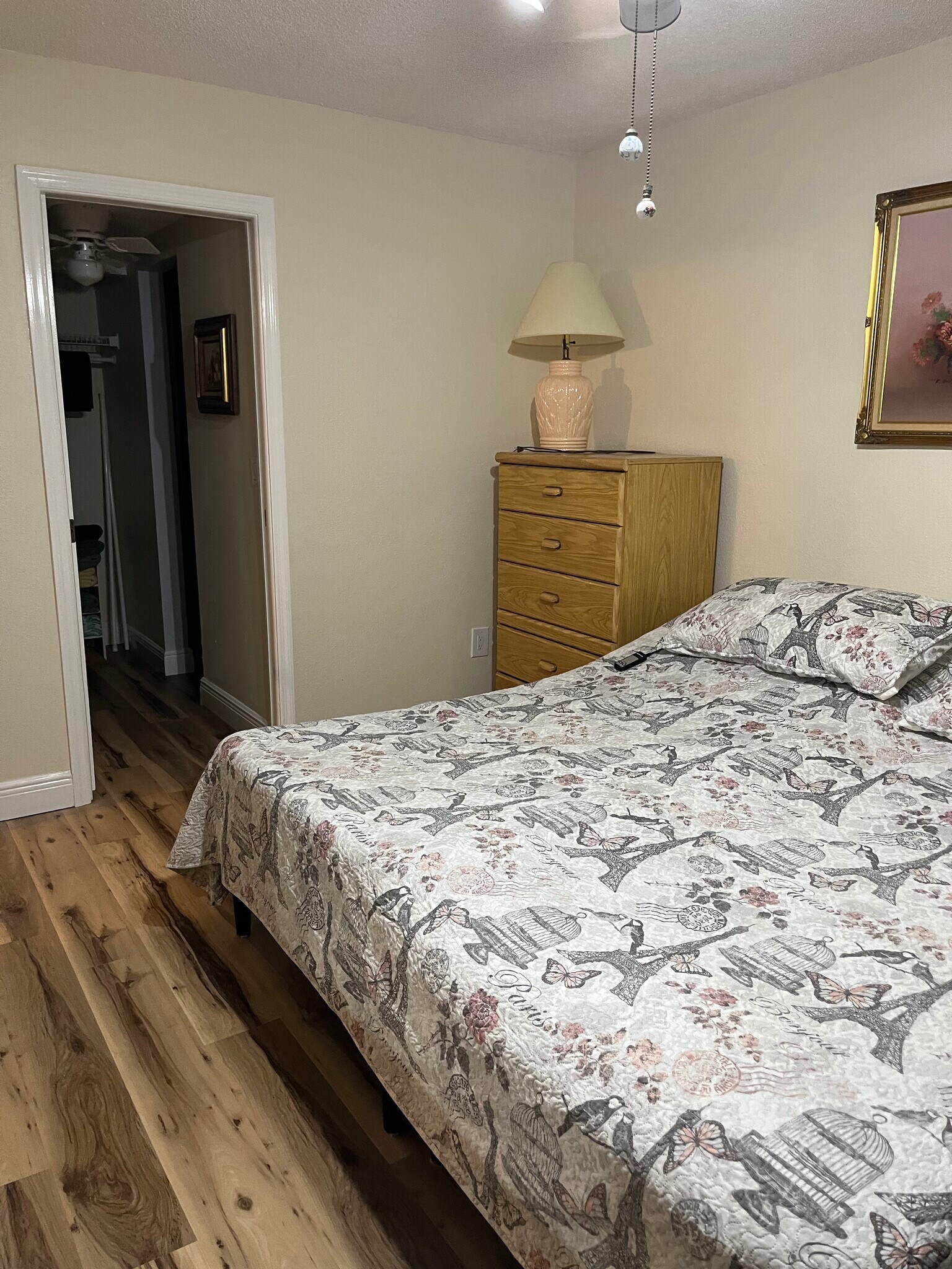 Master Bedroom - 4940 Vincennes St