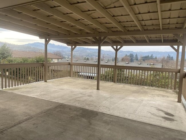 Building Photo - 2963 W Lorraine Ave