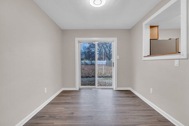 Building Photo - 6775 Middlebrook Blvd