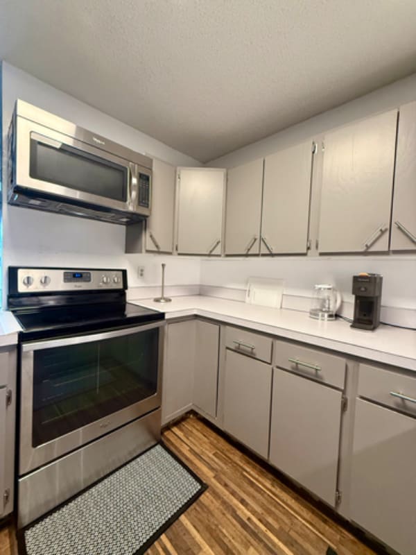 Building Photo - 1601 27th Ave