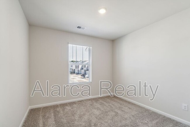 Building Photo - 1033 Plumcrest Dr