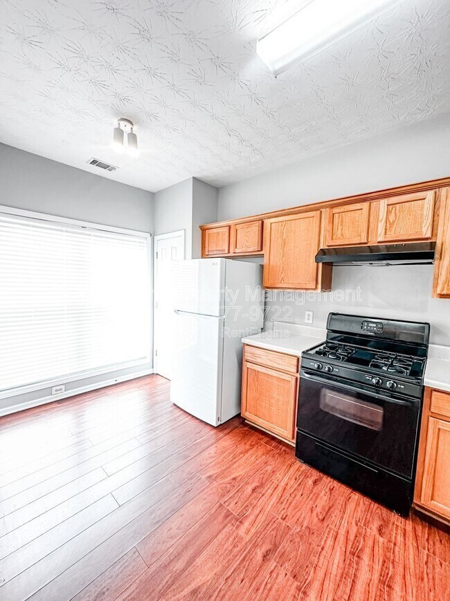 Building Photo - 19 Pearl Chambers Dr
