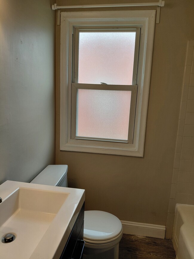 Building Photo - 2505 Stieber Ave