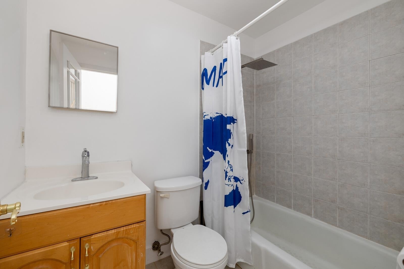 Building Photo - 743 10th St