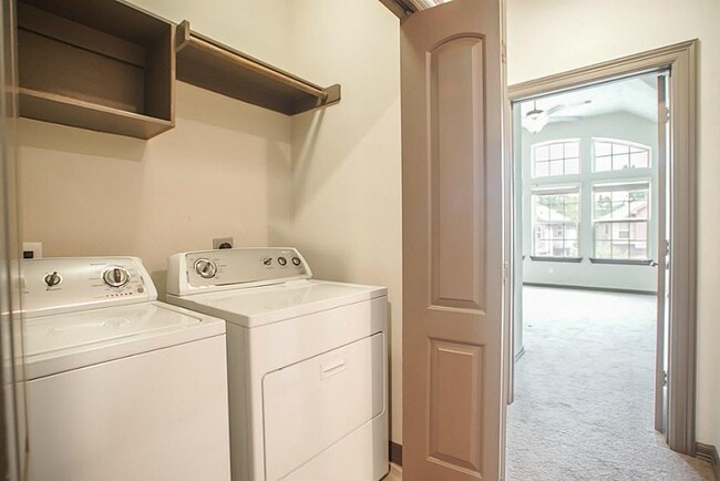 Building Photo - 103 Aventura Pl