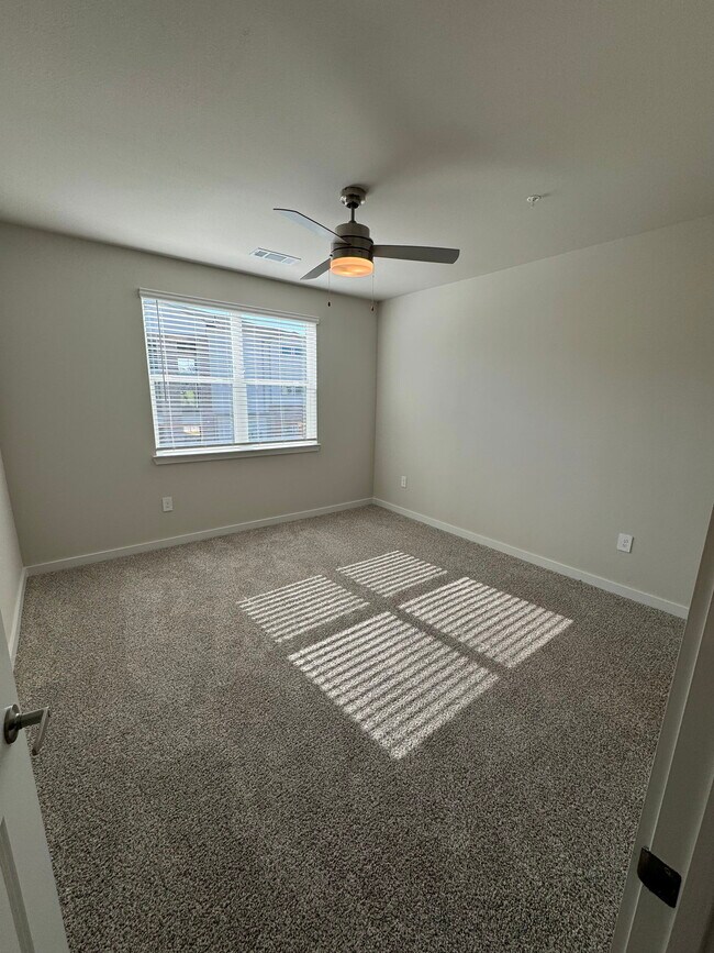 Building Photo - 455 Elevon Pkwy