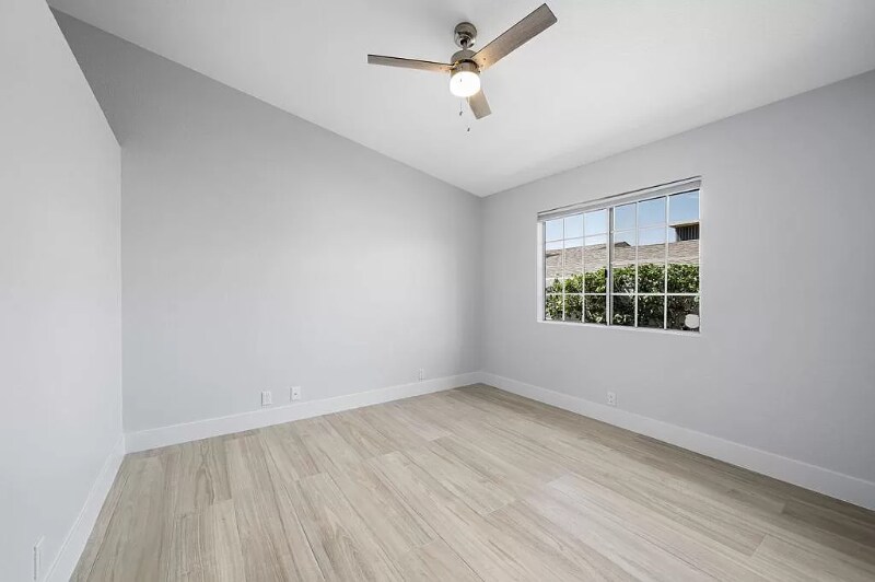 Building Photo - 54140 Avenida Mendoza