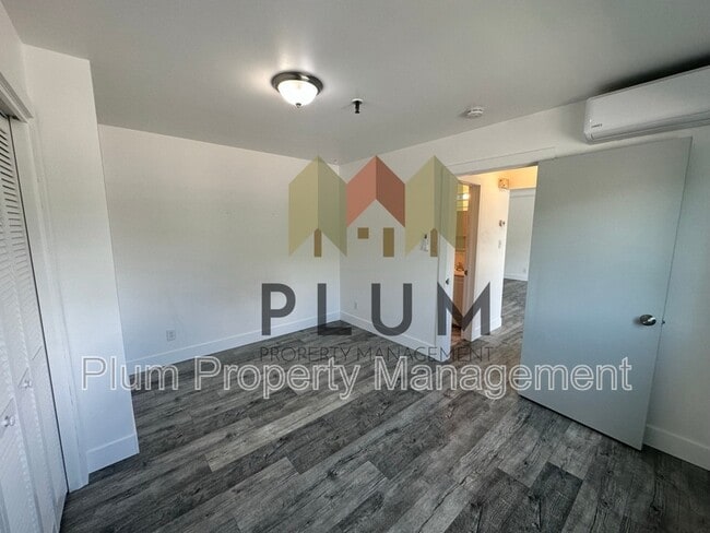 Building Photo - 1547 S Higgins Ave