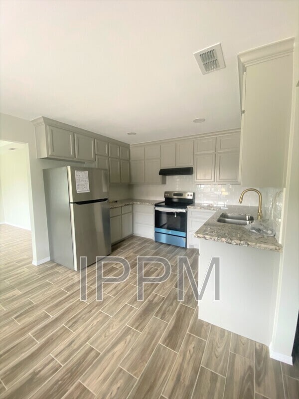 Building Photo - 1710 Haverford Blvd