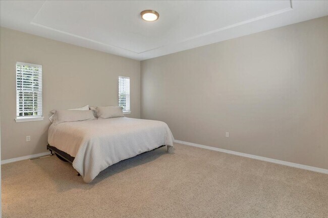 Building Photo - Contemporary West Salem Home