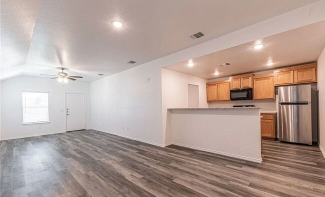 Building Photo - Cozy Duplex Home in Temple!